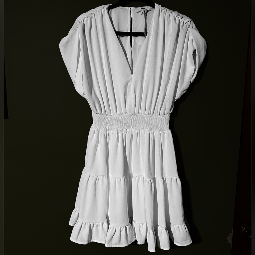 Entro Flowy V Neck Smocked Dress Sz S